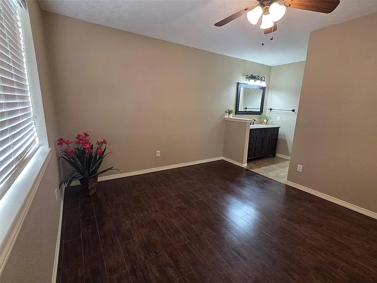 4203 Spinks Creek Ln — Photo 5