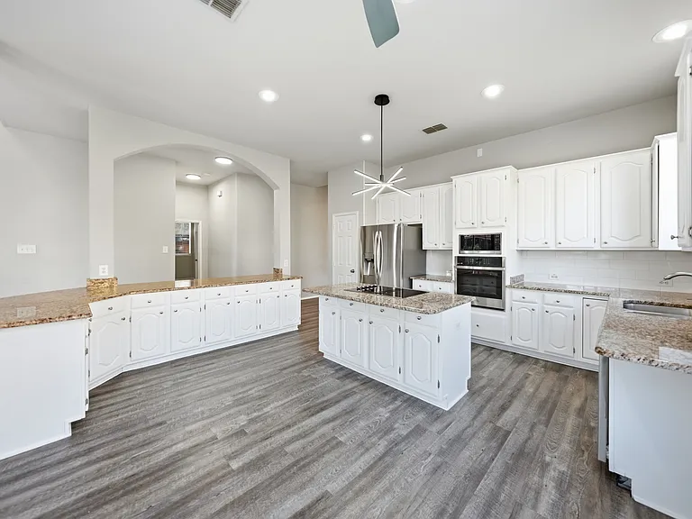 2416 McCarran Dr — Photo 27