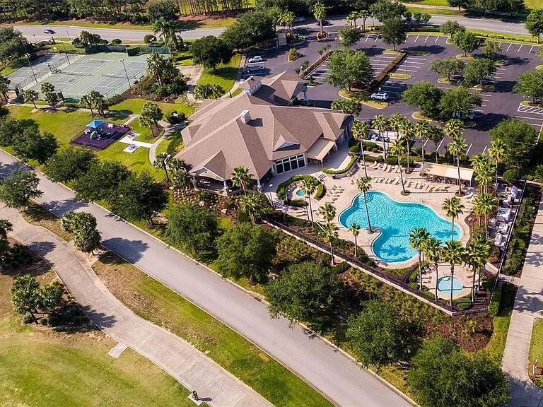 1079 Glenraven Ln — Photo 8