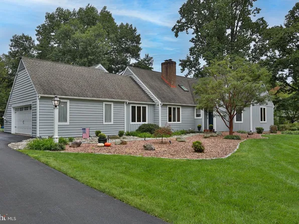 50 Forest Dr, Doylestown, PA 18901