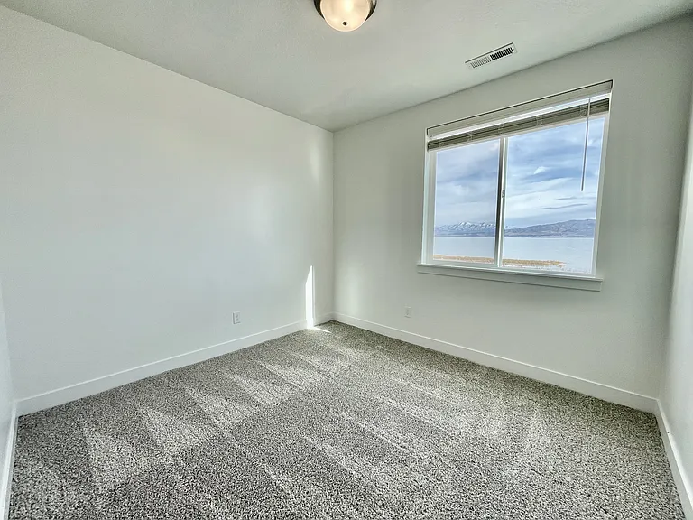 673 N 380 W — Photo 15