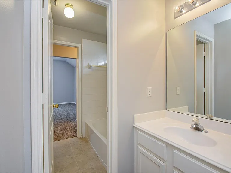 411 Green Stone Ct — Photo 30