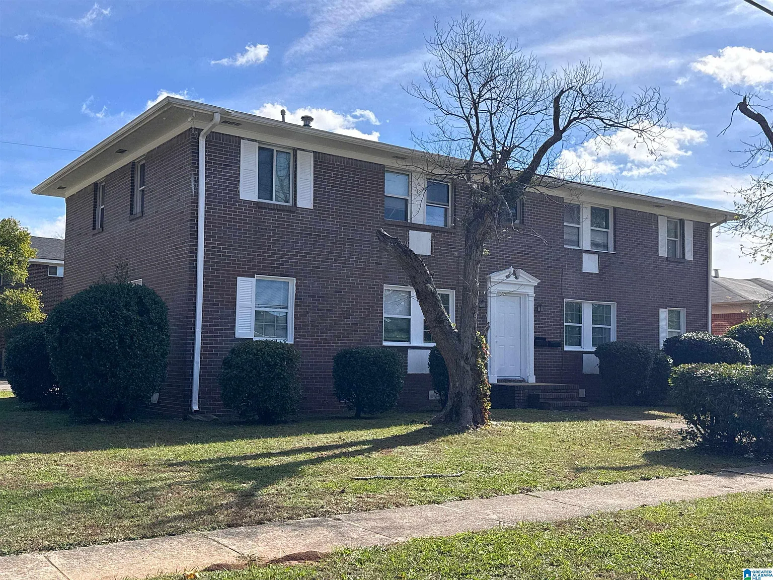 2 bed, 1.0 bath, $875 — Photo 2