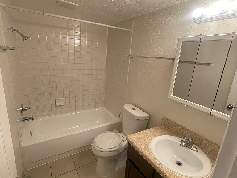 8915 Corona St — Photo 14