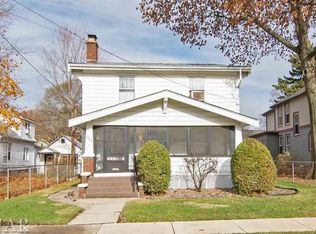 903 W Taylor St, Bloomington, IL