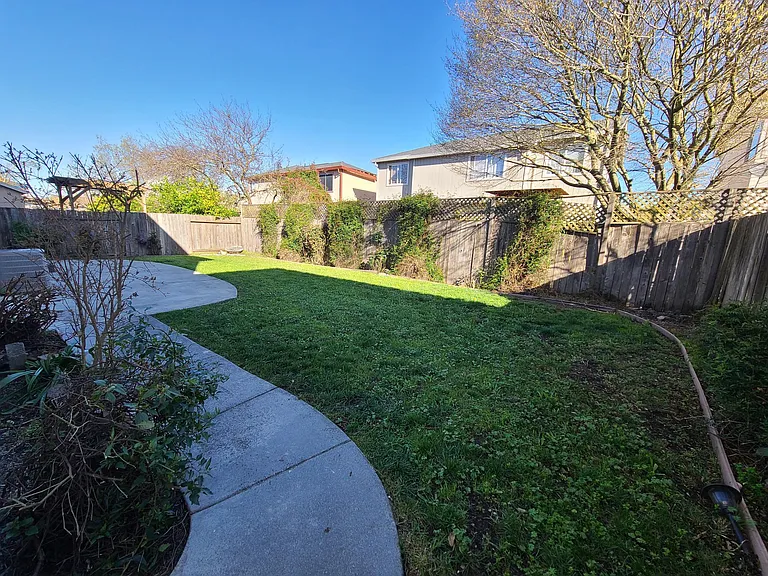 2211 Meteorite Ln — Photo 4