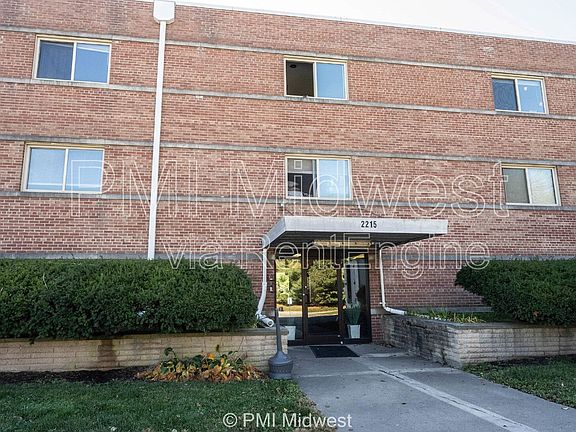 5th image of 2215 E 56th St APT 28