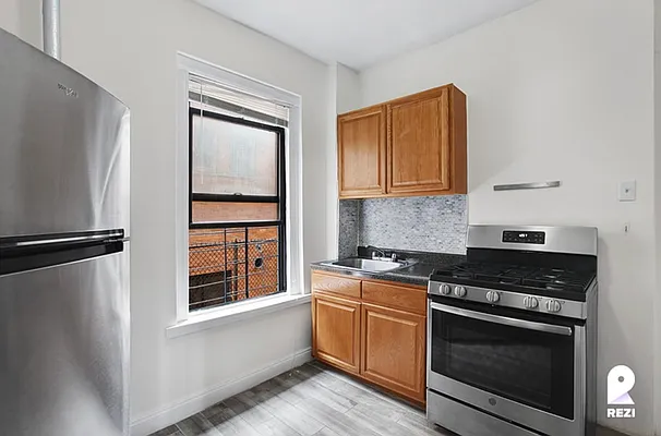 Rented by REZI | media 7