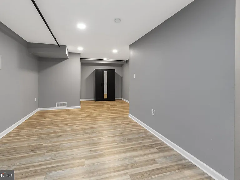 1719 Ridge Ave — Photo 10