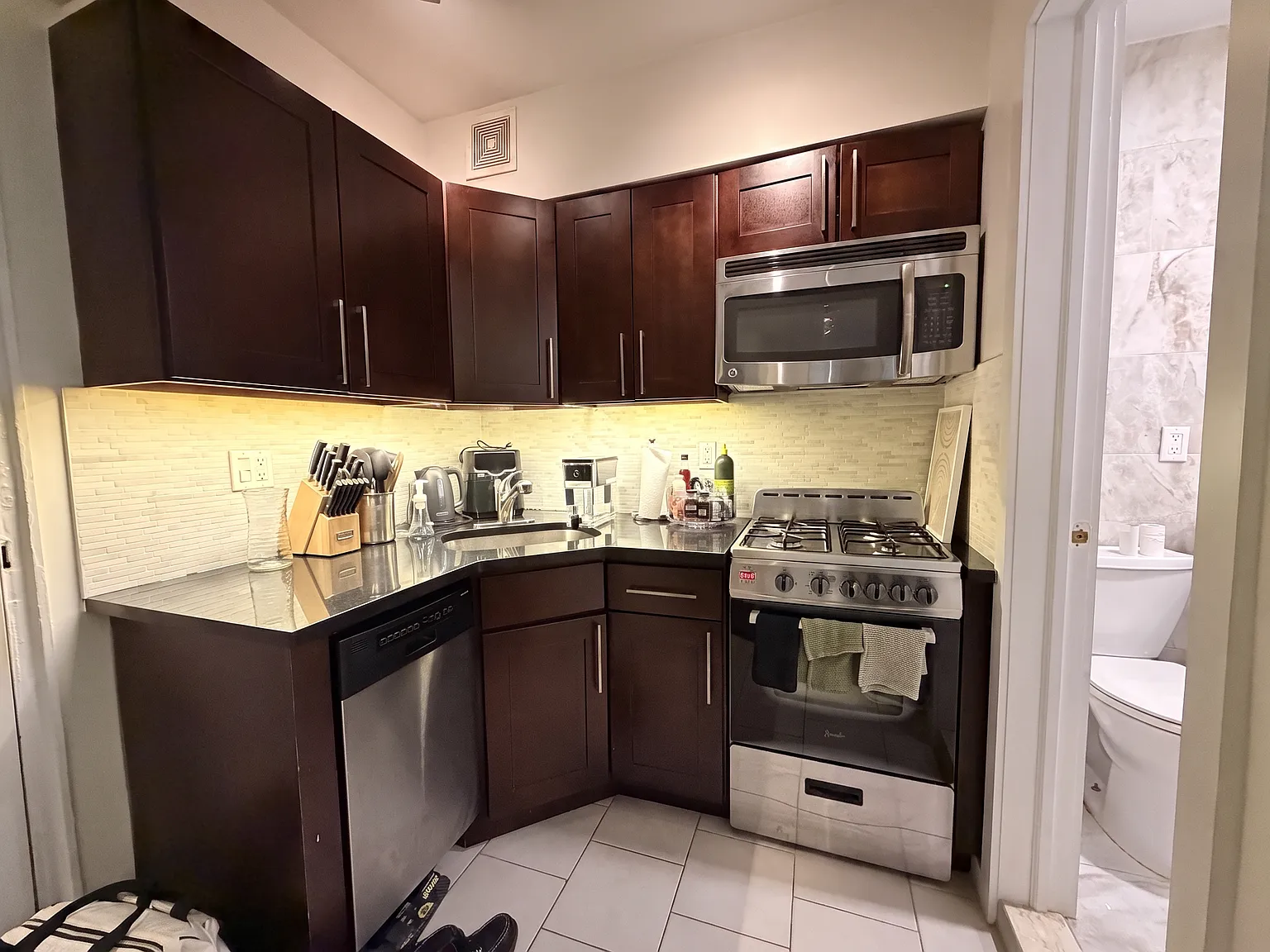 31 East 20th Street — Photo 4