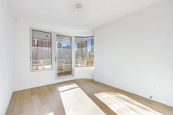 Rented by Compass | media 18