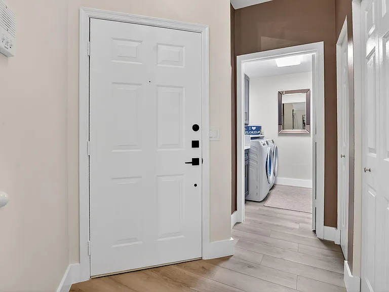 5801 Coach House Cir #E — Photo 24