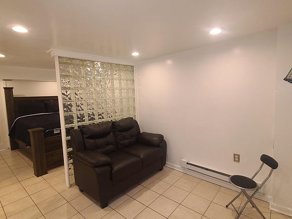 2nd image of 6325 Gardenia St #C