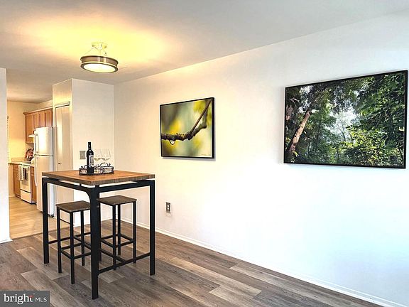 3rd image of 1071 Cedar Ridge Ct