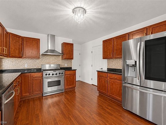 4th image of 33275 Ambleside Dr