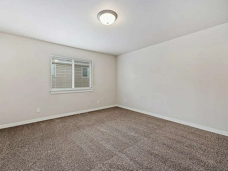 15-Master Bedroom