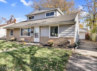 26730 Ridgemont St, Roseville, MI 48066