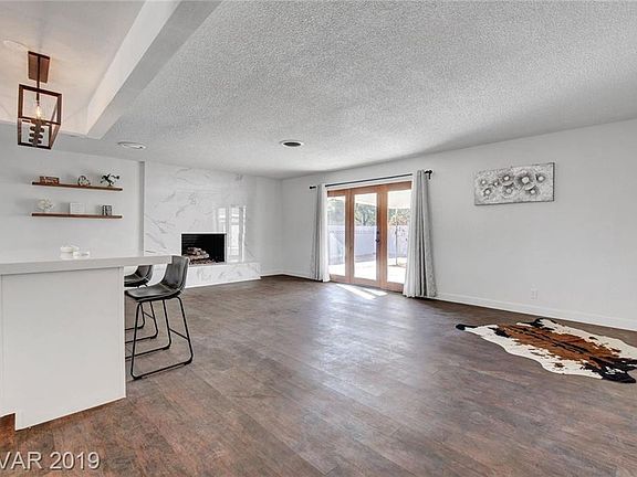 4th image of 4001 Esmeralda Ave