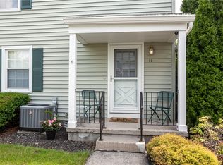 11 Falcon Ln W, Fairport, NY 14450