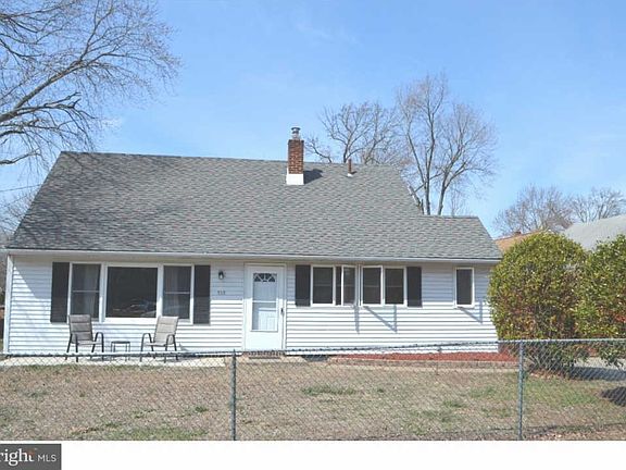 2nd image of 515 Woodbury Lake Dr