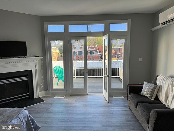 3rd image of 23 E Beverley St
