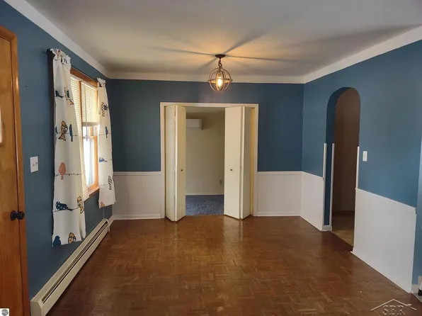 435 N Main St, Au Gres, MI 48703