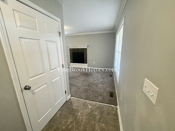 2nd image of 613 Oakland Ave