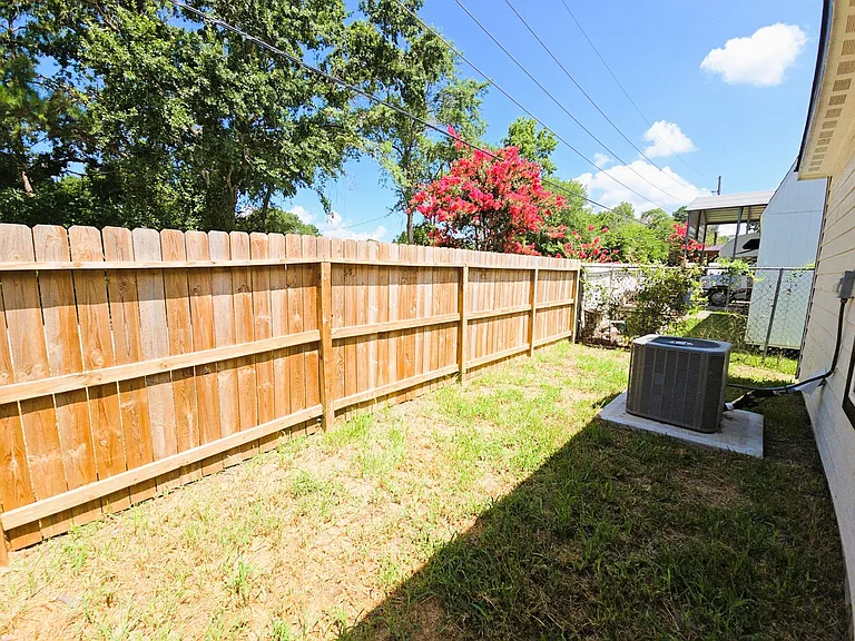 11897 Nelwood St — Photo 29