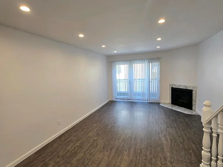 Sherman Oaks Area apartment close to local shops and Restaurants — Photo 6