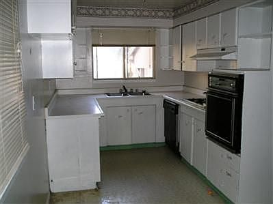 3rd image of 923 Circuit Dr