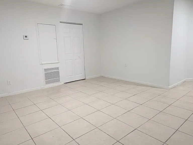 1005 Mayflower Rd — Photo 6