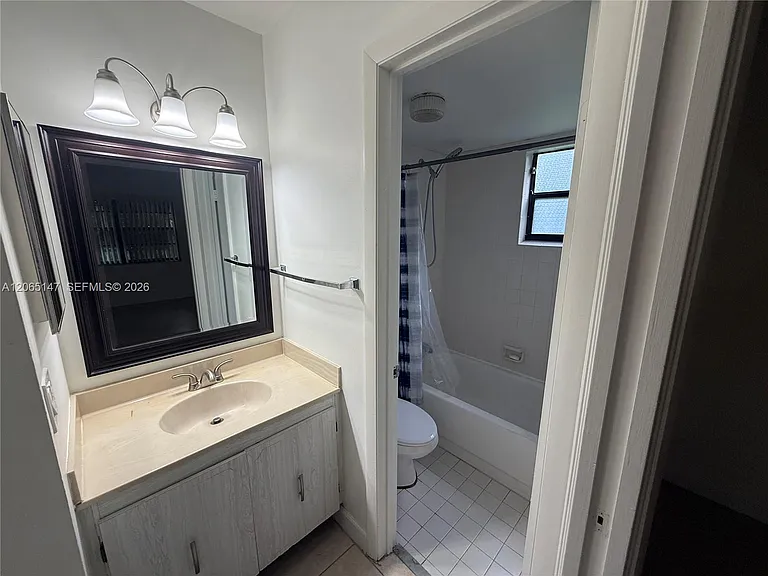 7995 SW 86th St #305 — Photo 5