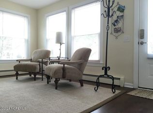 10 Tapola Rd, Toms River, NJ 08757