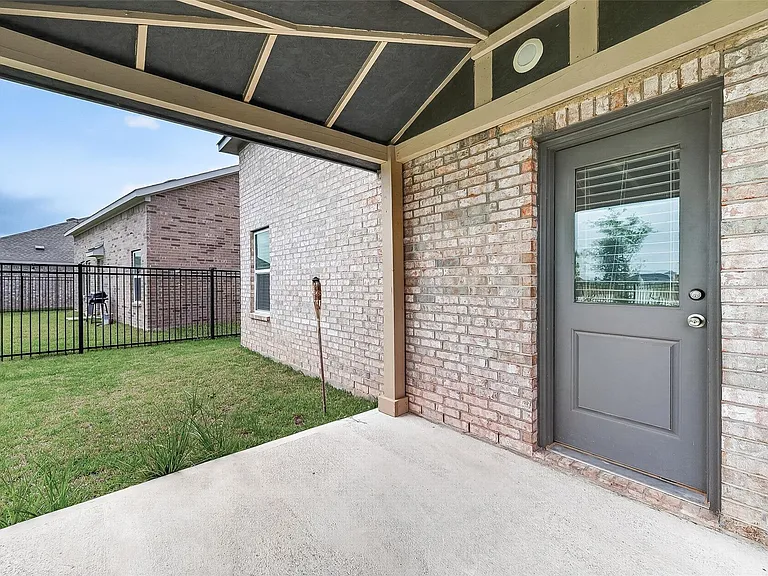 27703 Seascape Village Dr — Photo 4