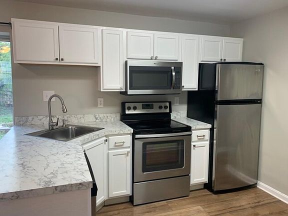 3rd image of 22234 Hawthorne Way #B