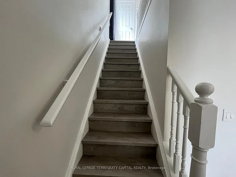 343 Edgehill Dr #UPPER — Photo 6