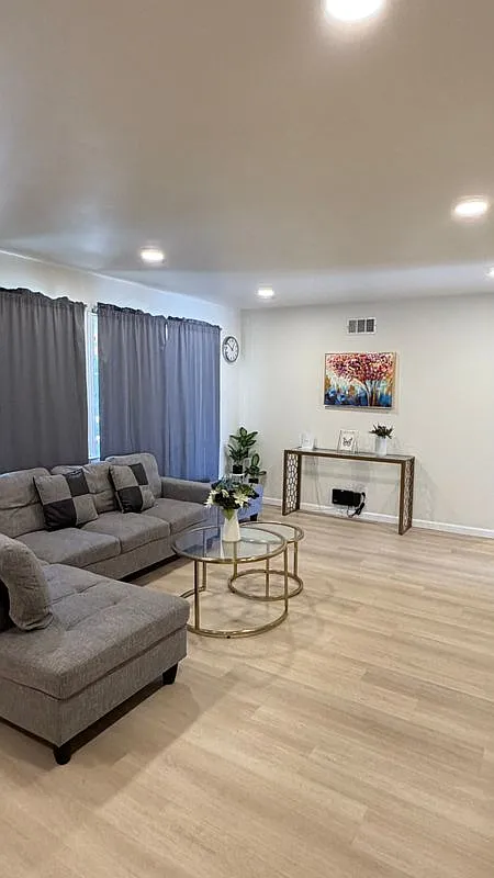 3 bed, 2.0 bath, 1150 sqft, $3,700 — Photo 1