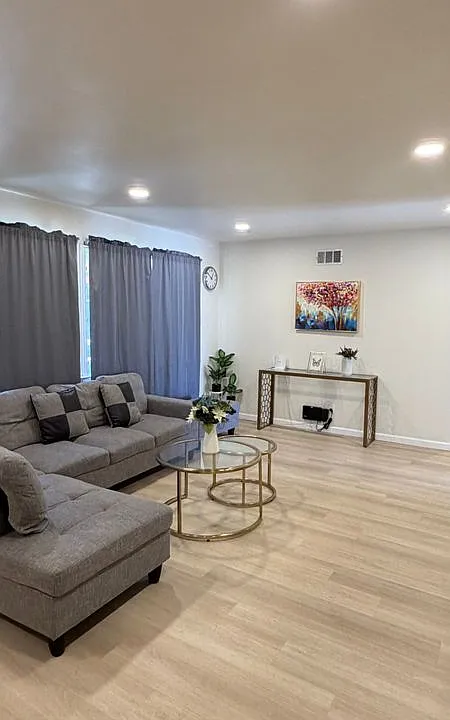 18632 Del Bonita St