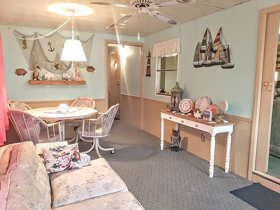 4th image of 1215 Marlin Ln #40