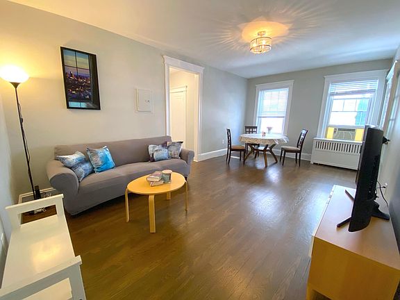 4th image of 856 Massachusetts Ave APT 10