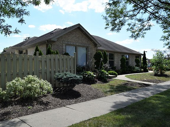 2nd image of 1011 S Pine Ave