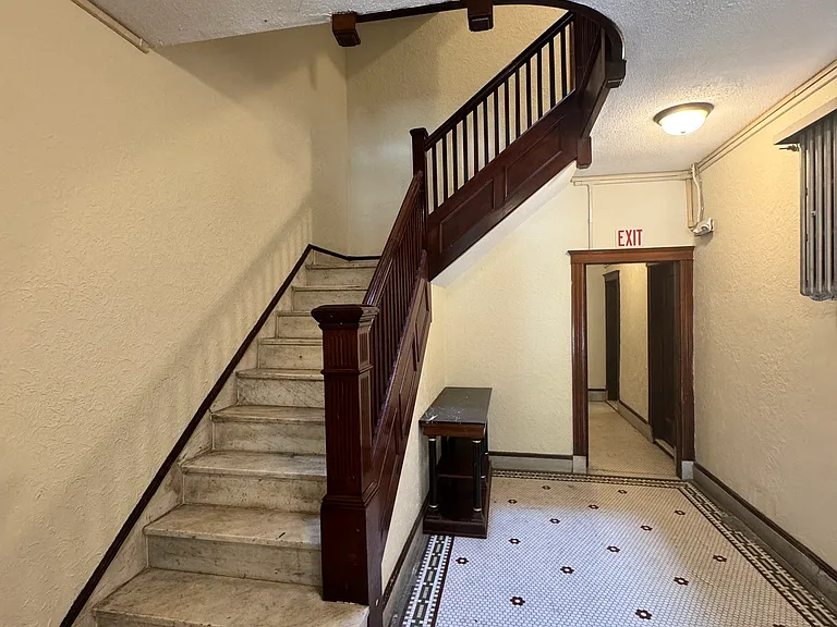 24 Sidlaw Rd #8 — Photo 3