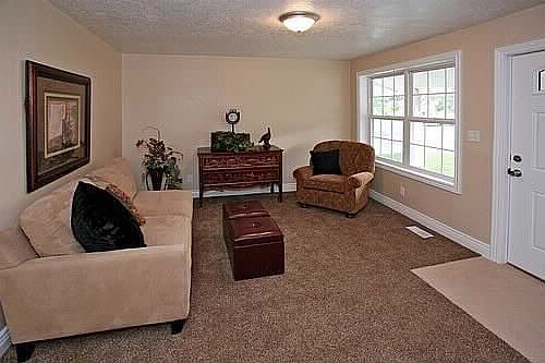 2nd image of 795 Orchard Dr