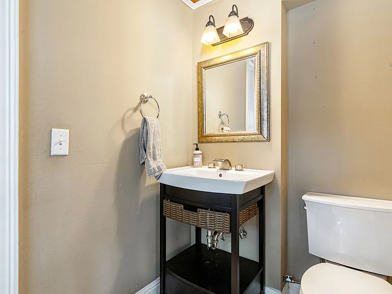4116 W Leona St — Photo 11
