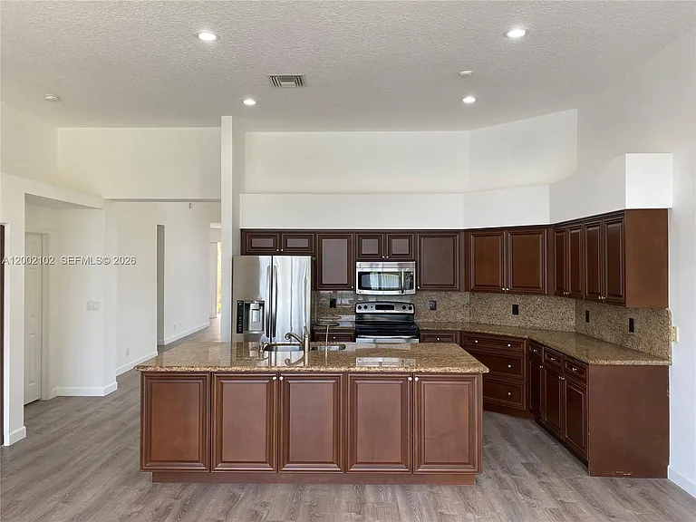 2486 Bay Isle Dr — Photo 12