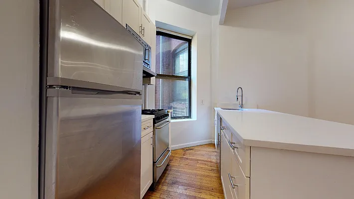 Rented by Bond New York | media 59