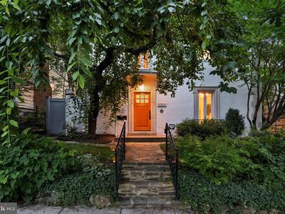 3518 35th St NW, Washington, DC, 20016