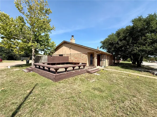 1928 Holleman Dr W, College Station, TX 77840