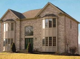 1464 Paragon Pl, Pittsburgh, PA
