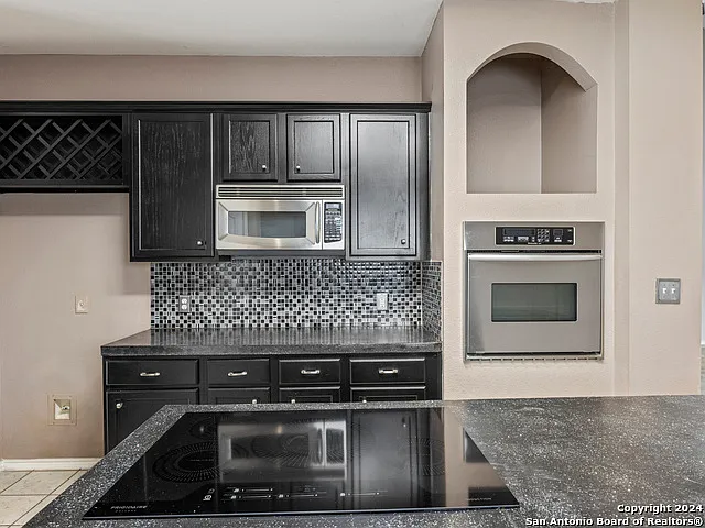 18 Nikita Dr — Photo 12